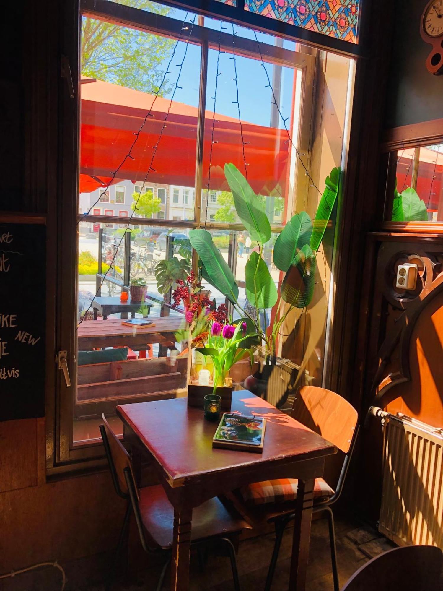 Slapen Bij Cafe De Concurrent Hotel Vlissingen Luaran gambar