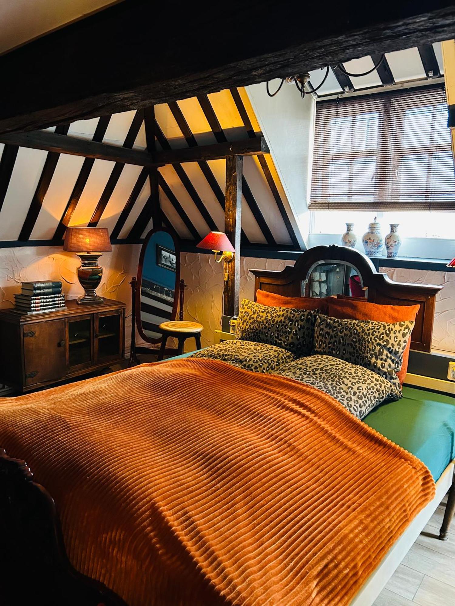 Slapen Bij Cafe De Concurrent Hotel Vlissingen Luaran gambar
